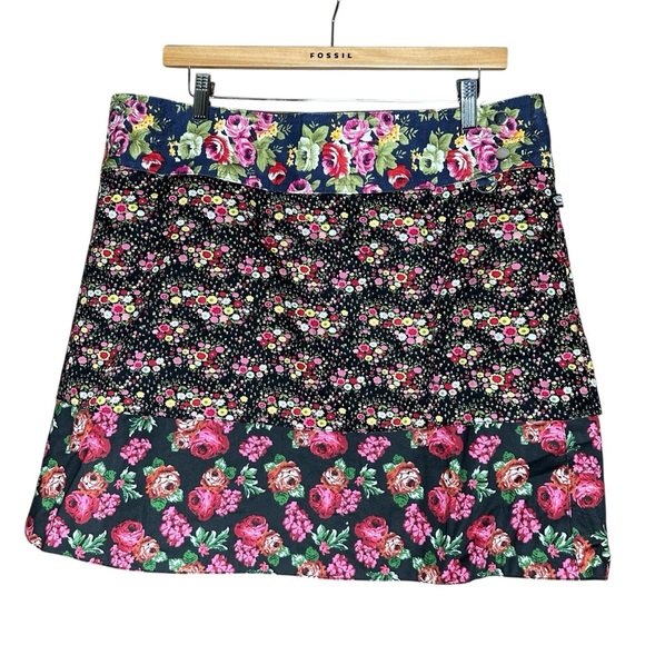 Zand Amsterdam Reversible Convertible Festival Skirt. One Size - Picture 2 of 10